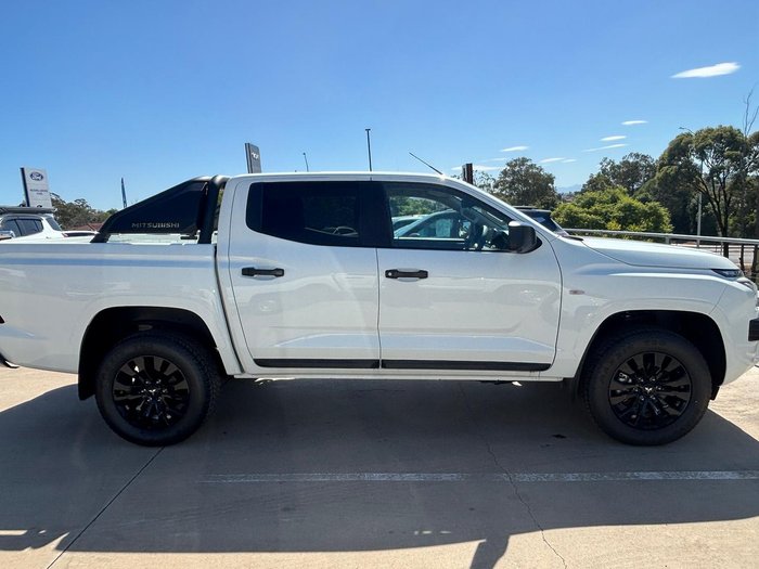 2025 Mitsubishi Triton GLX