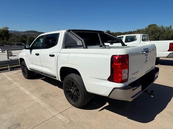 2025 Mitsubishi Triton GLX