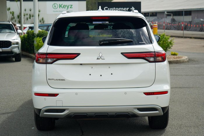 2023 Mitsubishi Outlander LS