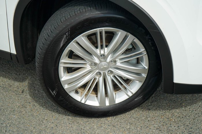 2023 Mitsubishi Outlander LS