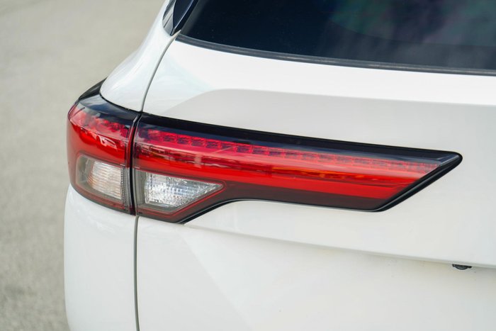 2023 Mitsubishi Outlander LS