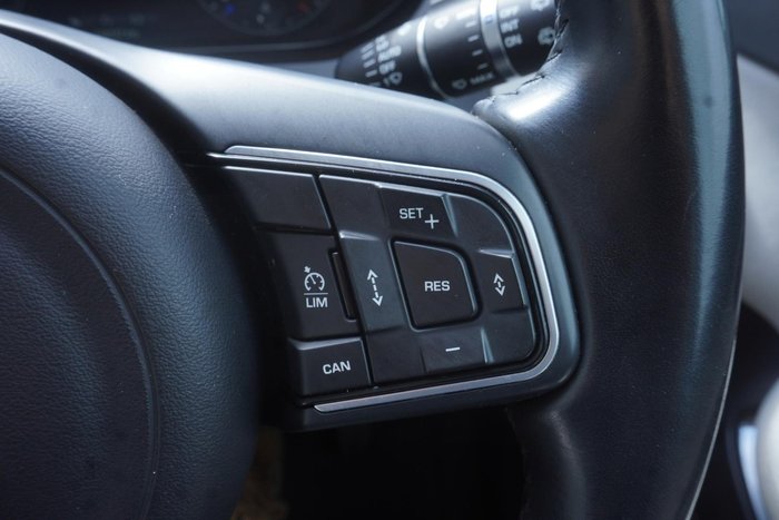 2018 Jaguar E-PACE P250 R-Dynamic SE