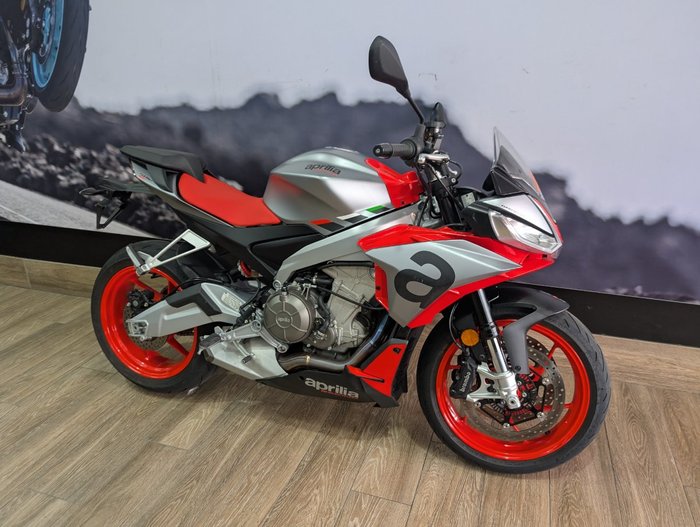 2021 APRILIA TUONO LAMS SILVER