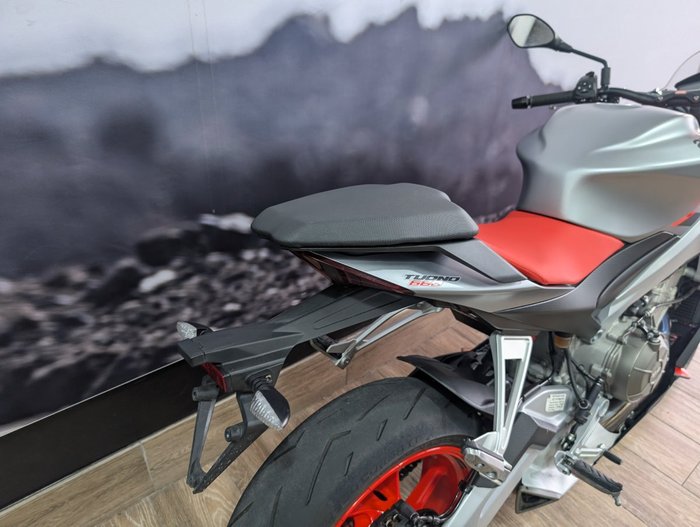 2021 APRILIA TUONO LAMS SILVER