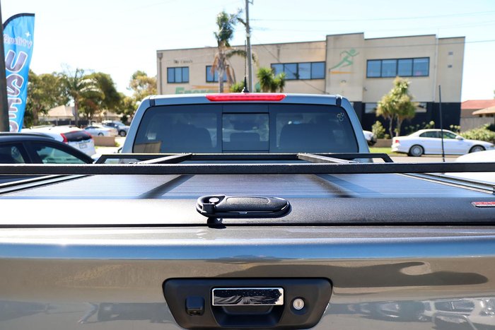 2023 Nissan Navara ST-X