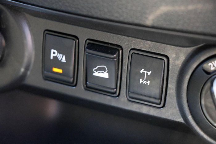 2023 Nissan Navara ST-X