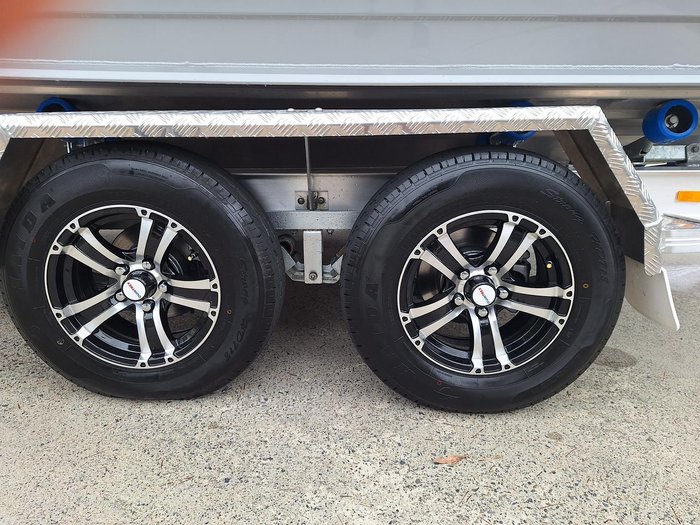 2026 QUINTREX 660 Trident