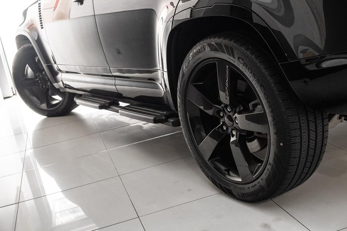 2026 Land Rover Defender 110 P425 X-Dynamic SE