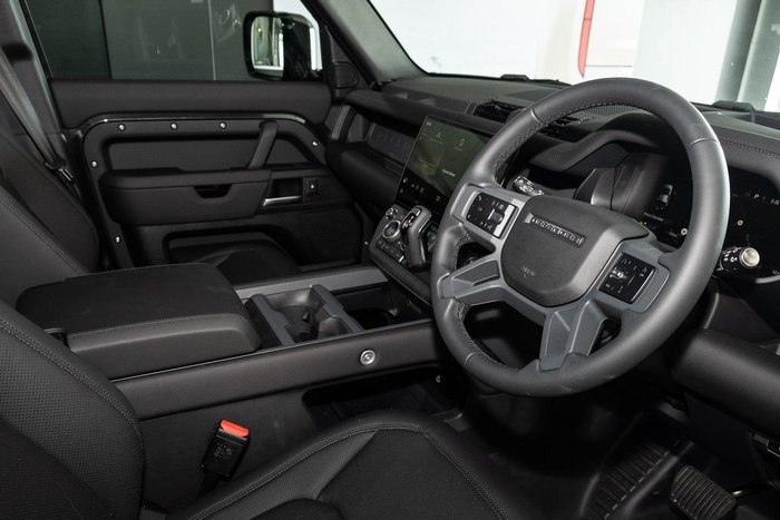 2026 Land Rover Defender 110 P425 X-Dynamic SE