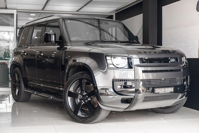 2026 Land Rover Defender 110 P425 X-Dynamic SE