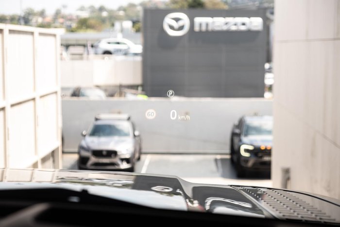 2026 Land Rover Defender 110 P425 X-Dynamic SE