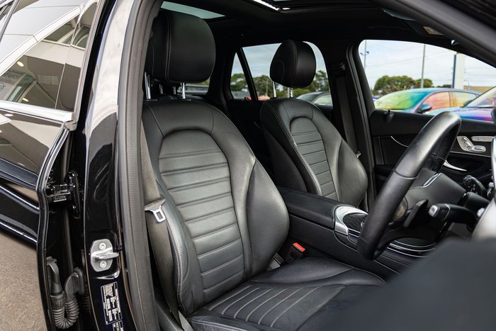 2019 Mercedes-Benz GLC-Class GLC300