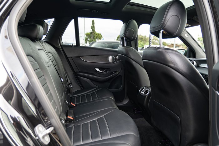 2019 Mercedes-Benz GLC-Class GLC300