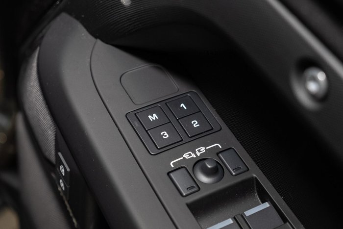 2026 Land Rover Defender 110 D350 X-Dynamic HSE