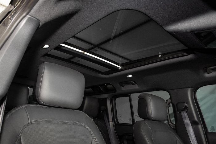 2026 Land Rover Defender 110 D350 X-Dynamic HSE