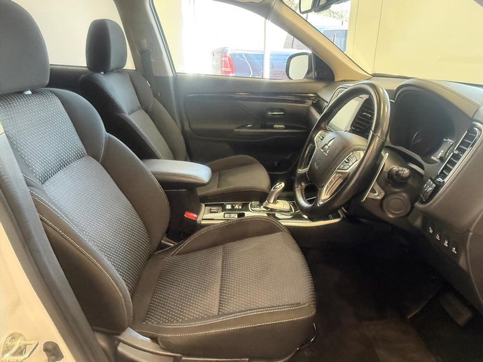 2020 Mitsubishi Outlander PHEV ES ADAS