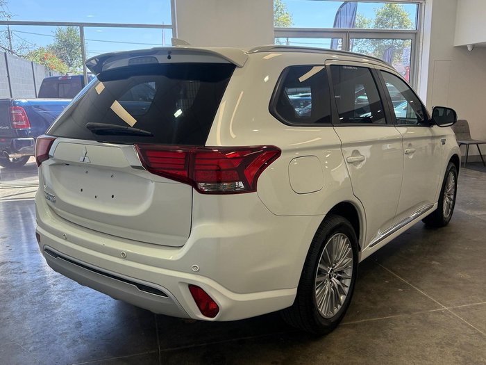 2020 Mitsubishi Outlander PHEV ES ADAS