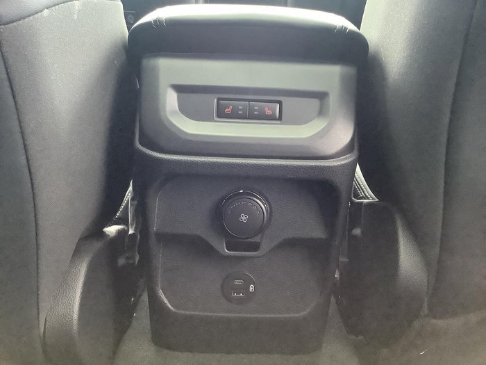 2023 Ford Everest Platinum