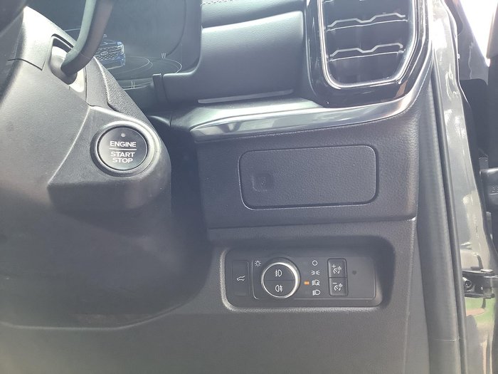 2023 Ford Everest Platinum