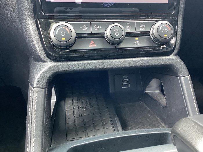 2023 Ford Everest Platinum