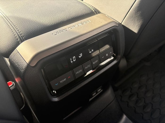 2024 Toyota Landcruiser Prado Altitude