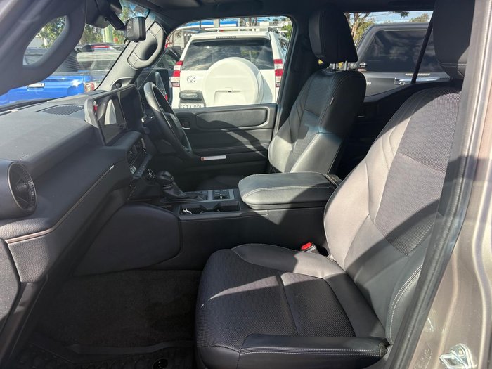 2024 Toyota Landcruiser Prado Altitude