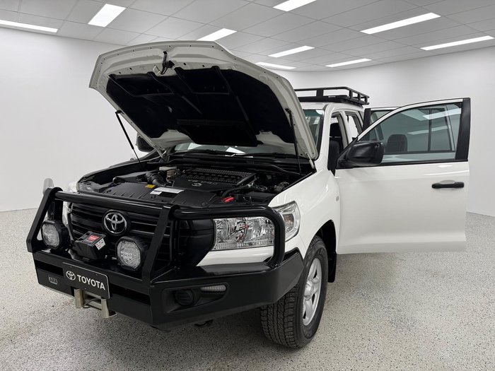 2020 Toyota Landcruiser GX VDJ200R 4X4 Dual Range Glacier White