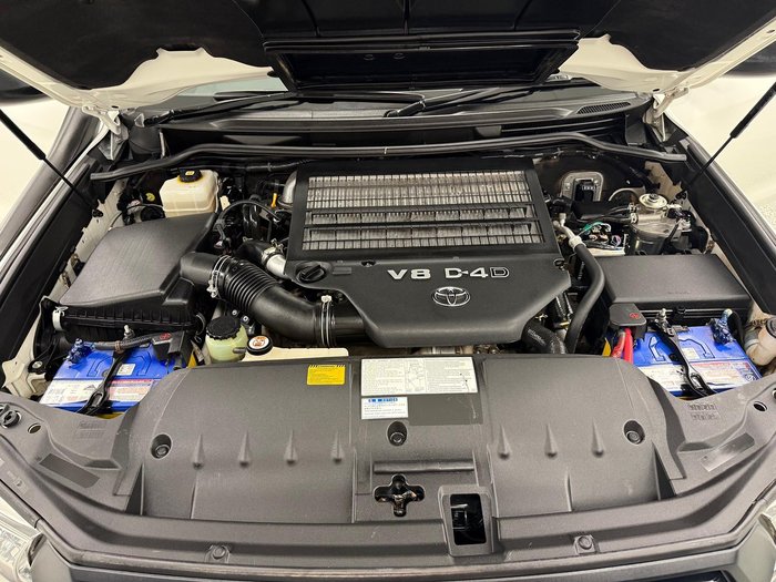 2020 Toyota Landcruiser GX VDJ200R 4X4 Dual Range Glacier White