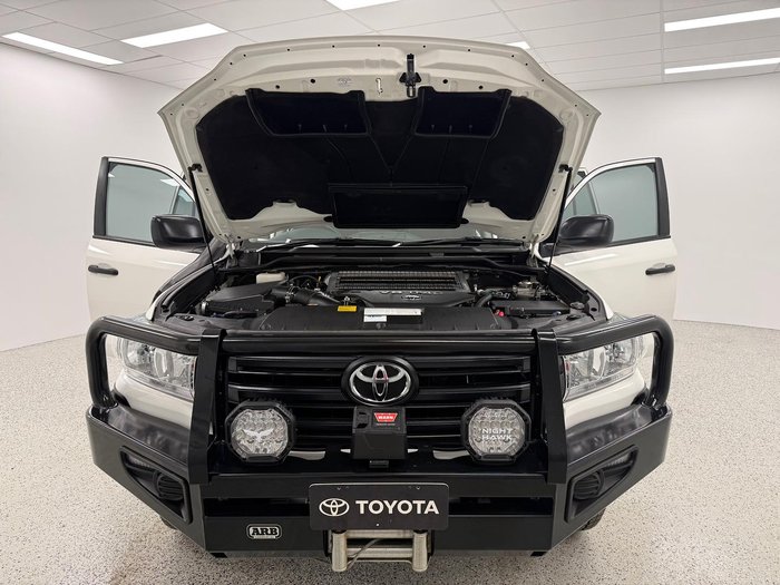 2020 Toyota Landcruiser GX VDJ200R 4X4 Dual Range Glacier White