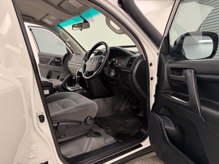 2020 Toyota Landcruiser GX VDJ200R 4X4 Dual Range Glacier White