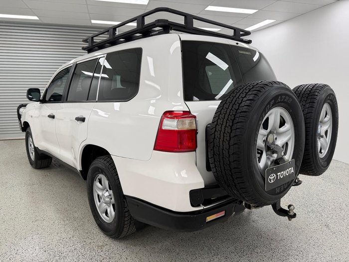 2020 Toyota Landcruiser GX VDJ200R 4X4 Dual Range Glacier White