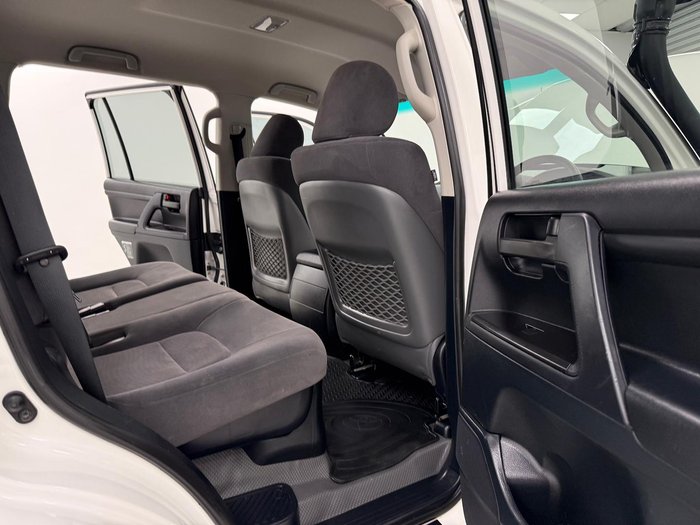 2020 Toyota Landcruiser GX VDJ200R 4X4 Dual Range Glacier White