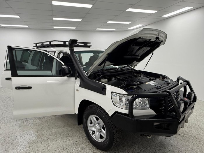 2020 Toyota Landcruiser GX VDJ200R 4X4 Dual Range Glacier White