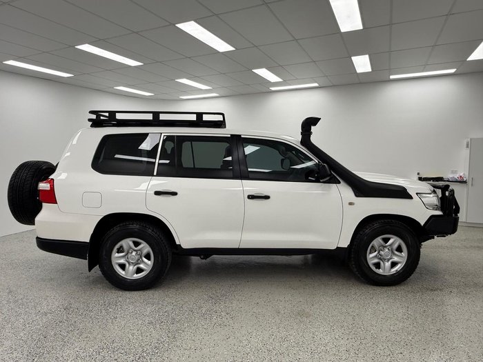 2020 Toyota Landcruiser GX VDJ200R 4X4 Dual Range Glacier White