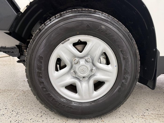 2020 Toyota Landcruiser GX VDJ200R 4X4 Dual Range Glacier White