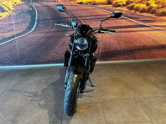 2025 Triumph Trident 800 Trident Black