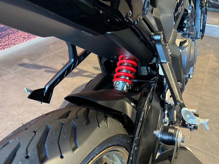 2025 Triumph Trident 800 Trident Black