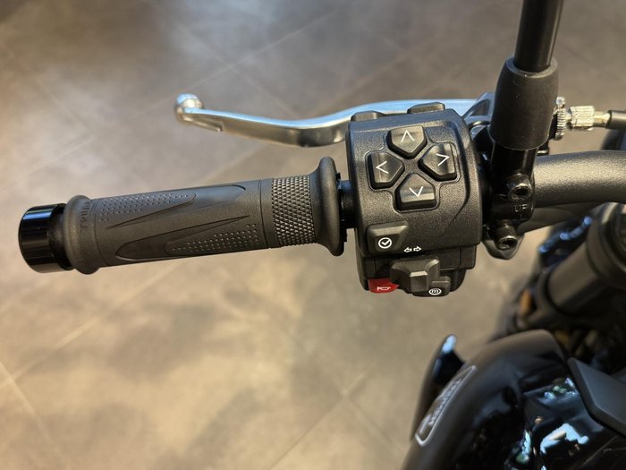 2025 Triumph Trident 800 Trident Black