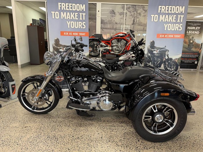 2020 Harley-Davidson Freewheeler 114 (FLRT) Freewheeler Black