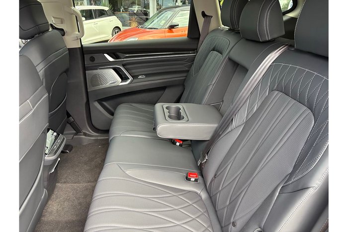 2025 LDV D90 Executive