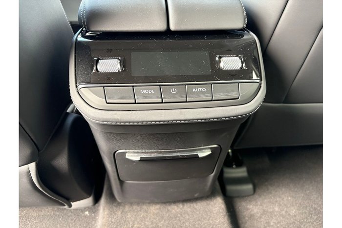 2025 LDV D90 Executive