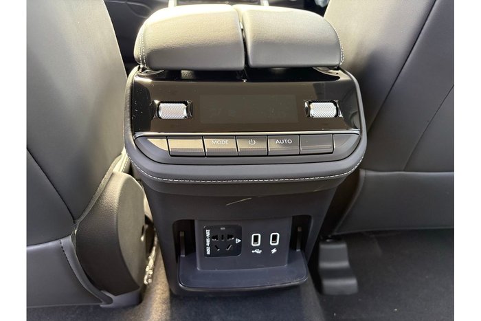 2025 LDV D90 Mode SV9A MY25 NATURAL WHITE (2D)