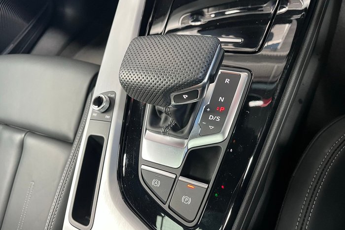 2024 Audi A4 45 TFSI S line