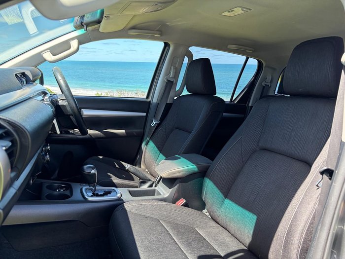 2015 Toyota Hilux SR5