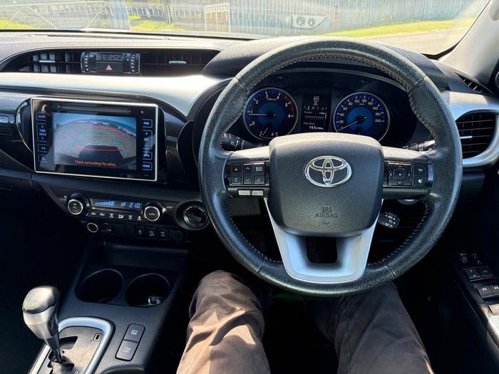 2015 Toyota Hilux SR5