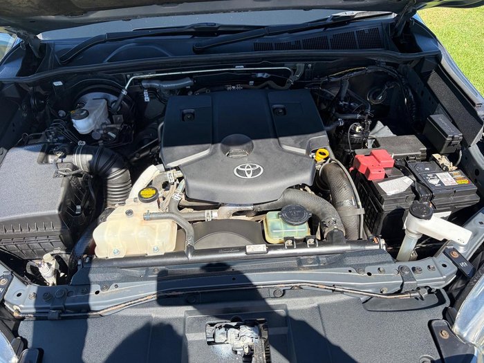 2015 Toyota Hilux SR5