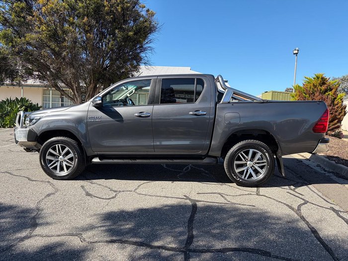 2015 Toyota Hilux SR5