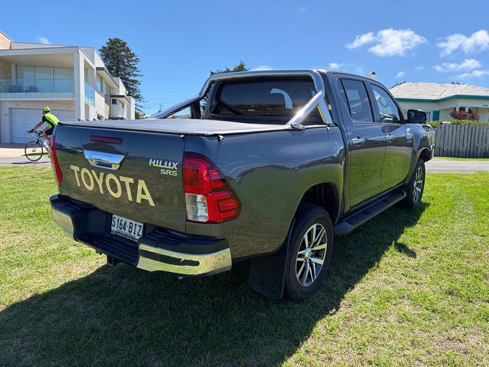 2015 Toyota Hilux SR5