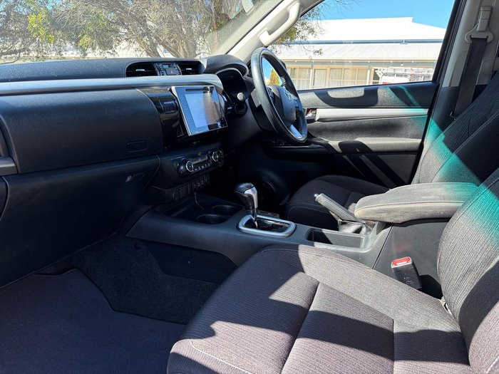 2015 Toyota Hilux SR5