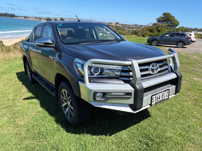 2015 Toyota Hilux SR5